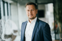 /uploads/posts/26741f14873d6f630e8496a949915ddf05cf46cc/thumbnails/Jarosław Bator_fot.Marek Zawadka.png